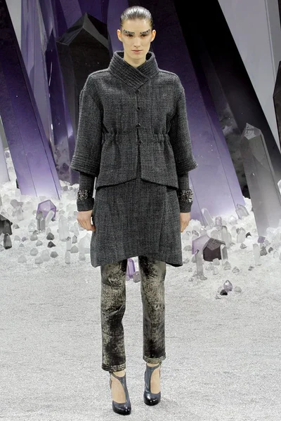 Look 11